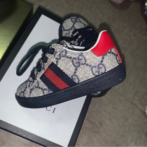 Toddler Gucci Shoes Worn once for birthday. 5c - Picture 4 of 4
